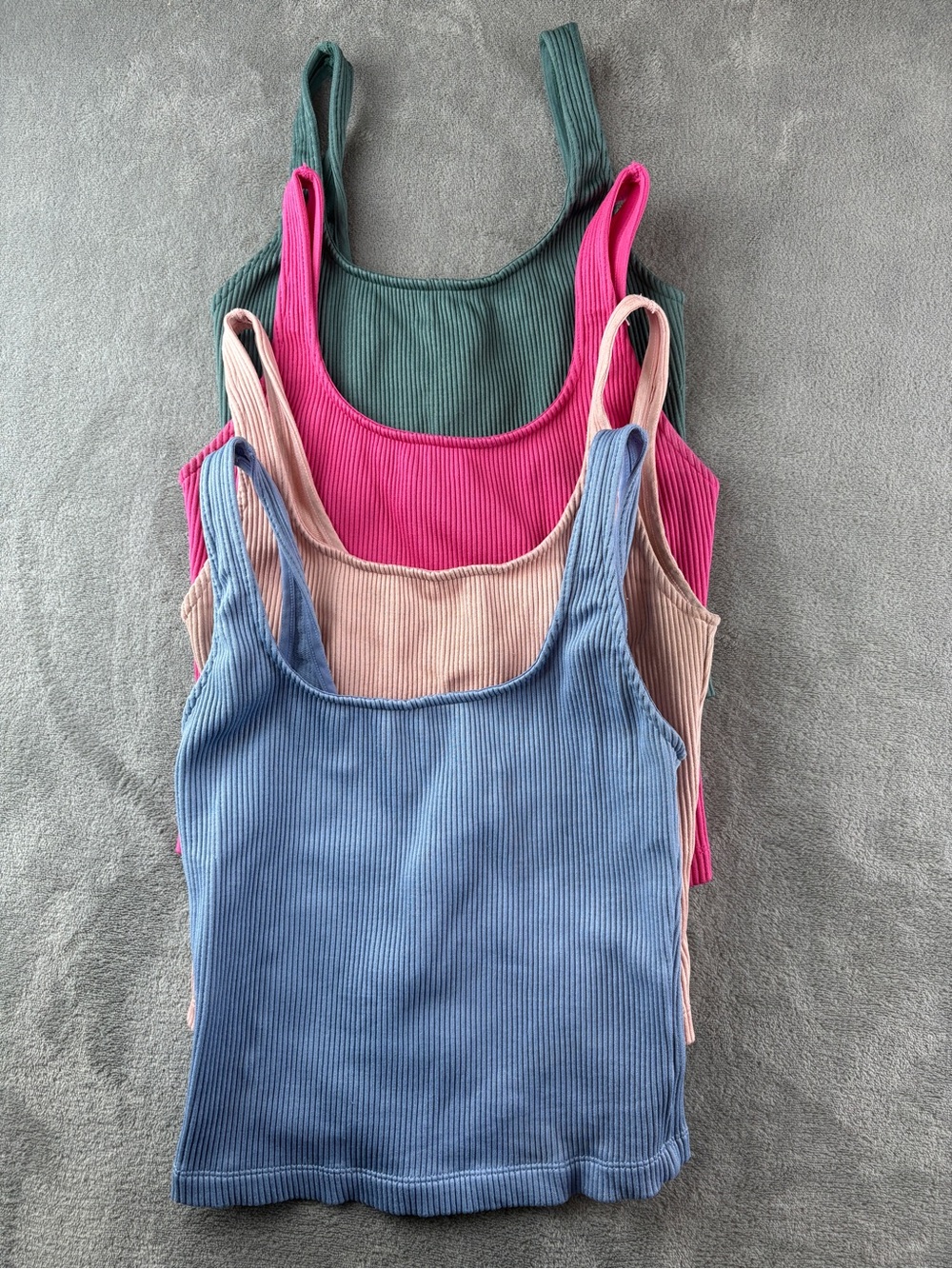 Dynamite Ribbed Crop Tank Tops 4-Pack XS - Picture 2 of 7